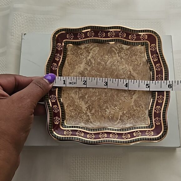 Croscill Townhouse Lotion Dispenser & Soap Dish Brown/ Burgundy - Picture 8 of 16